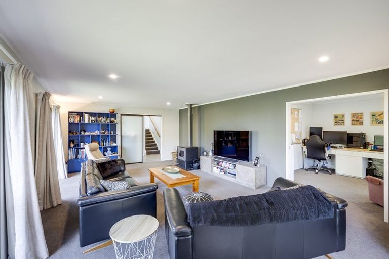 Photo of property in 1 Ewan Place, Taradale, Napier, 4112