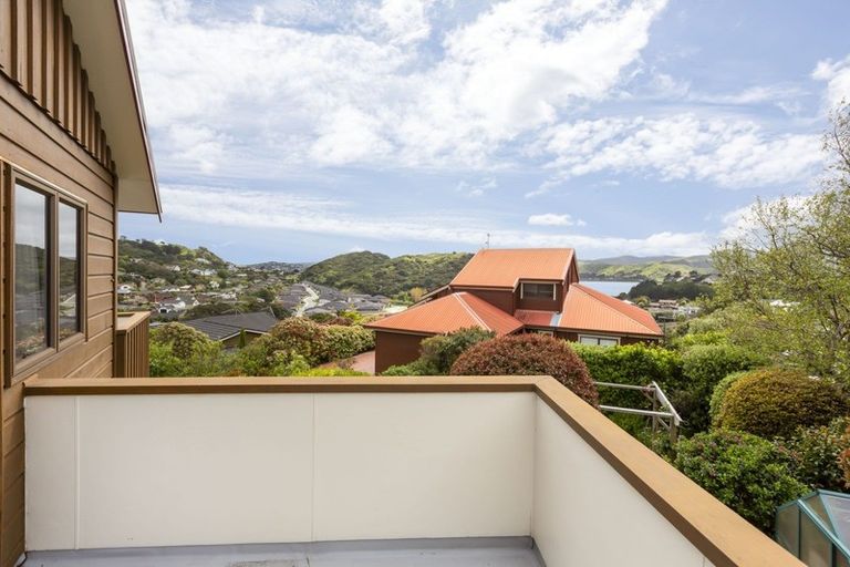 Photo of property in 14 Sailmaker Close, Whitby, Porirua, 5024