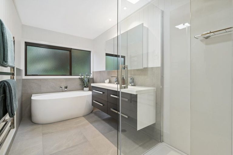 Photo of property in 711a South Titirangi Road, Titirangi, Auckland, 0604