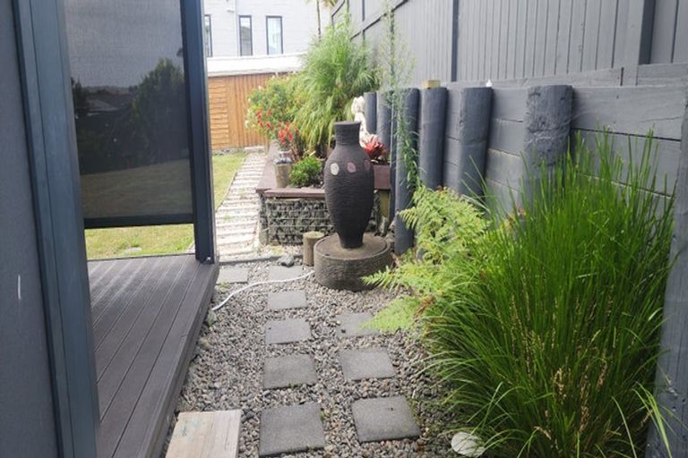 Photo of property in 4 Fortuna Place, East Tamaki Heights, Auckland, 2016
