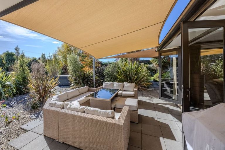 Photo of property in 10 Jack Young Place, Albert Town, Wanaka, 9305