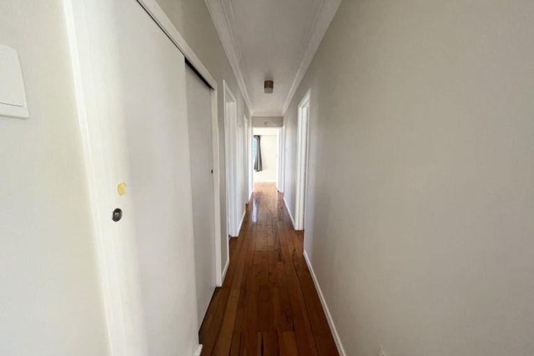 Photo of property in 15 Pleasant Road, Glen Eden, Auckland, 0602