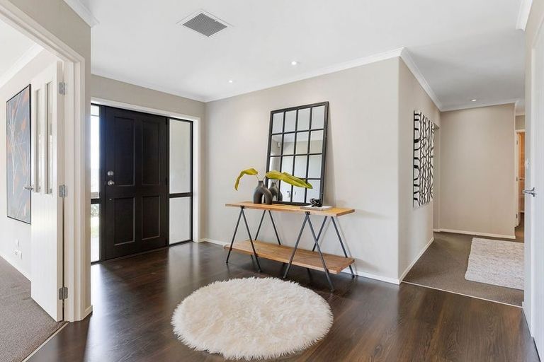 Photo of property in 3 Gavinike Place, Waimauku, 0812