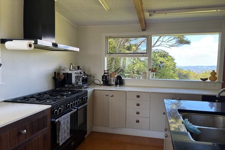 Photo of property in 274 Scenic Drive, Titirangi, Auckland, 0604