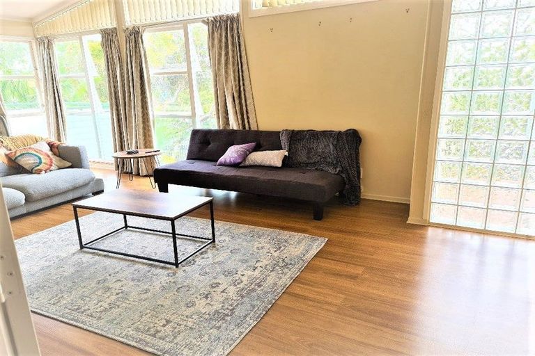 Photo of property in 1 Rosalind Road, Glenfield, Auckland, 0629