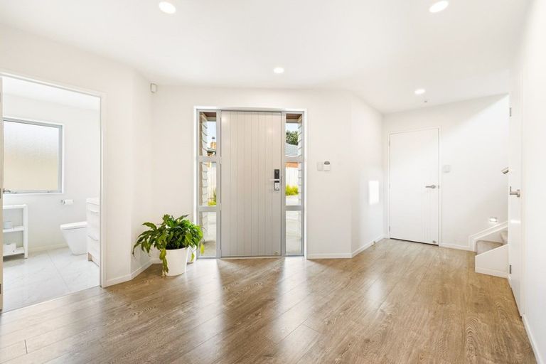 Photo of property in 14a Kotuku Street, Te Atatu Peninsula, Auckland, 0610