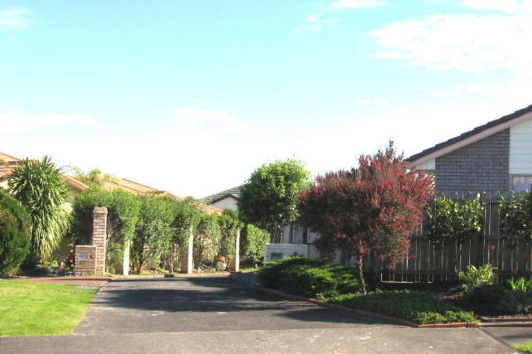Photo of property in 23 Currell Way, Somerville, Auckland, 2014