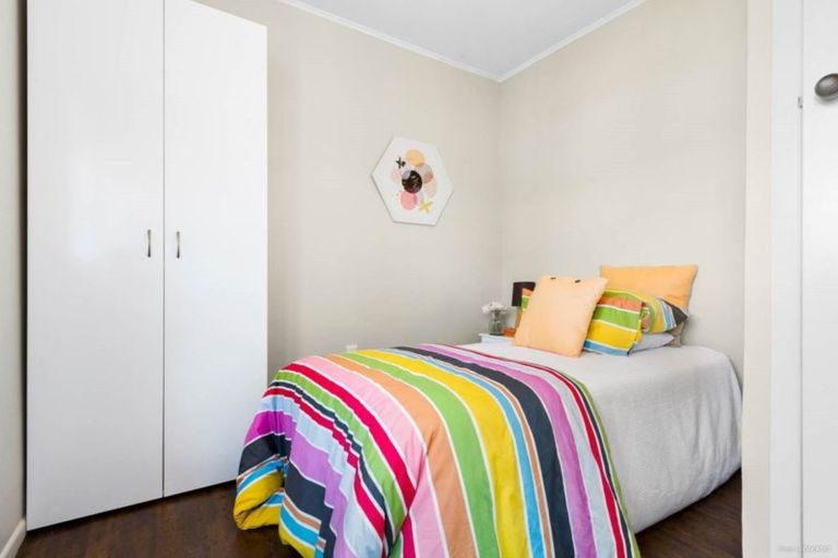 Photo of property in 2/42 Pomaria Road, Henderson, Auckland, 0610