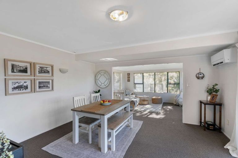 Photo of property in 6 Rautawhiri Road, Helensville, 0800