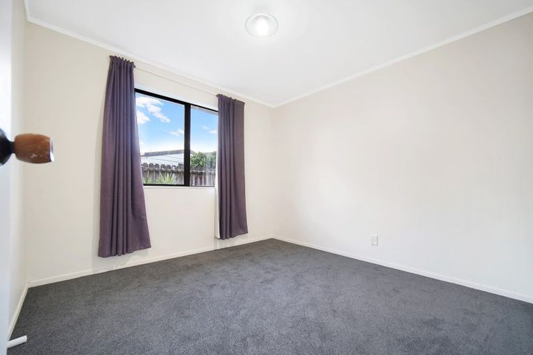 Photo of property in 2/6 Trimdon Street, Randwick Park, Auckland, 2105