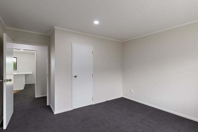Photo of property in 21 Logan Way, Kelvin Grove, Palmerston North, 4414