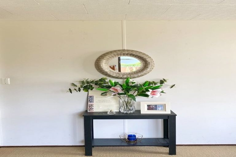 Photo of property in 3 Lynwood Road, New Lynn, Auckland, 0600