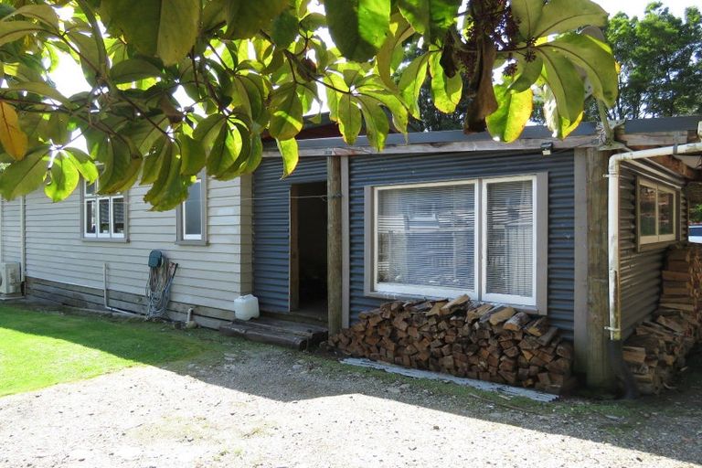 Photo of property in 15 Grey Road, Reefton, 7830