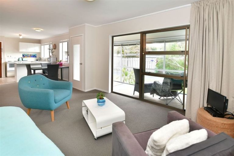 Photo of property in 2/438 Hibiscus Coast Highway, Orewa, 0931