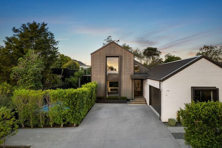 Photo of property in 21 Oscar Road, Greenhithe, Auckland, 0632