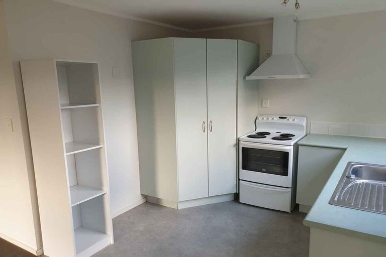 Photo of property in 17a Enderby Drive, Te Atatu Peninsula, Auckland, 0610