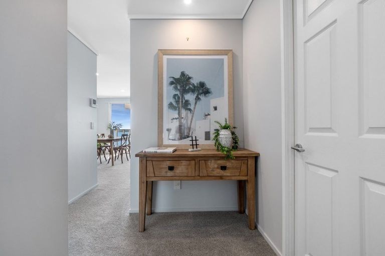 Photo of property in 72 Devonport Road, Tauranga, 3110