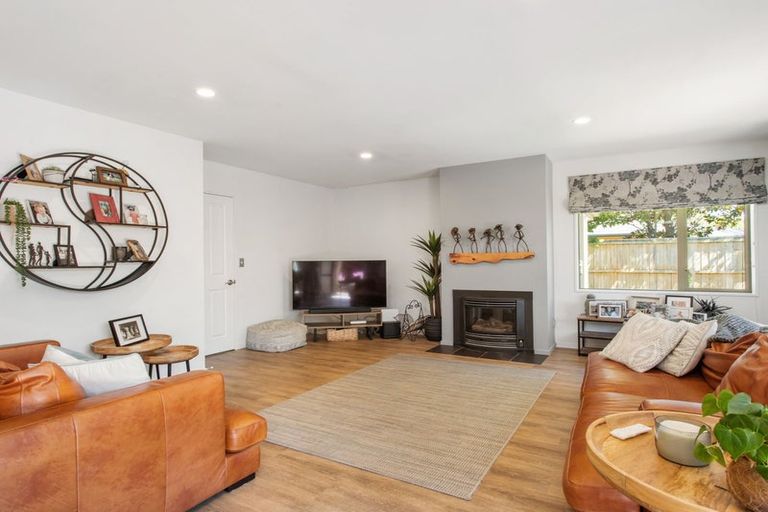 Photo of property in 53 Grimseys Road, Redwood, Christchurch, 8051