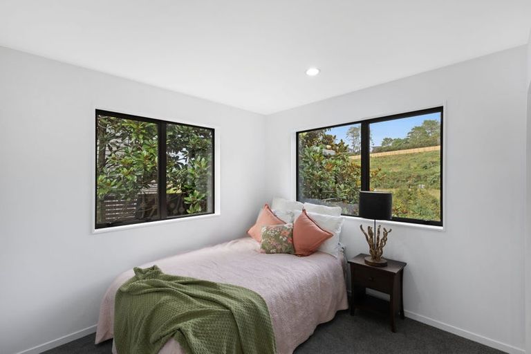 Photo of property in 13 Stubbs Place, Fairview Heights, Auckland, 0632