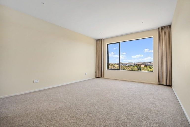 Photo of property in 43 Bristol Freighter Road, Hobsonville, 0616
