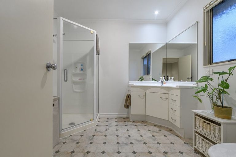 Photo of property in 4 Kestrel Avenue, Welcome Bay, Tauranga, 3112