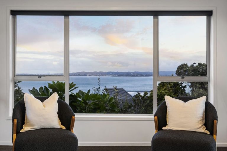 Photo of property in 50 Hadfield Street, Beach Haven, Auckland, 0626