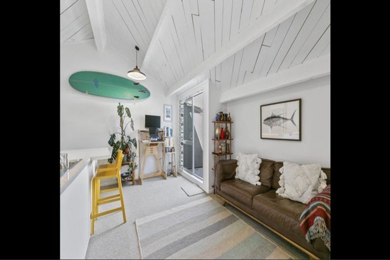 Photo of property in Metro Apartments, 18/220 Thorndon Quay, Pipitea, Wellington, 6011