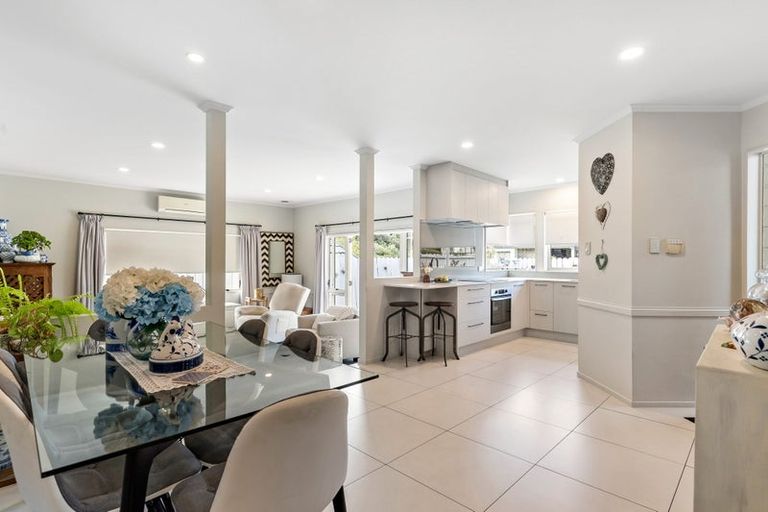 Photo of property in 1/20 Solana Court, Botany Downs, Auckland, 2010