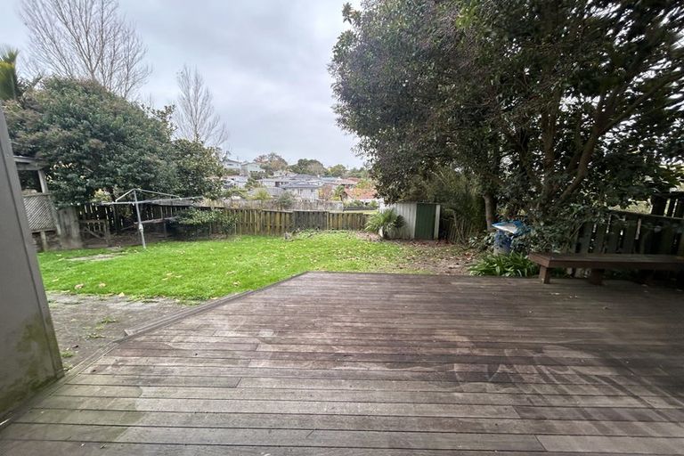 Photo of property in 29 Meadowvale Avenue, Forrest Hill, Auckland, 0620