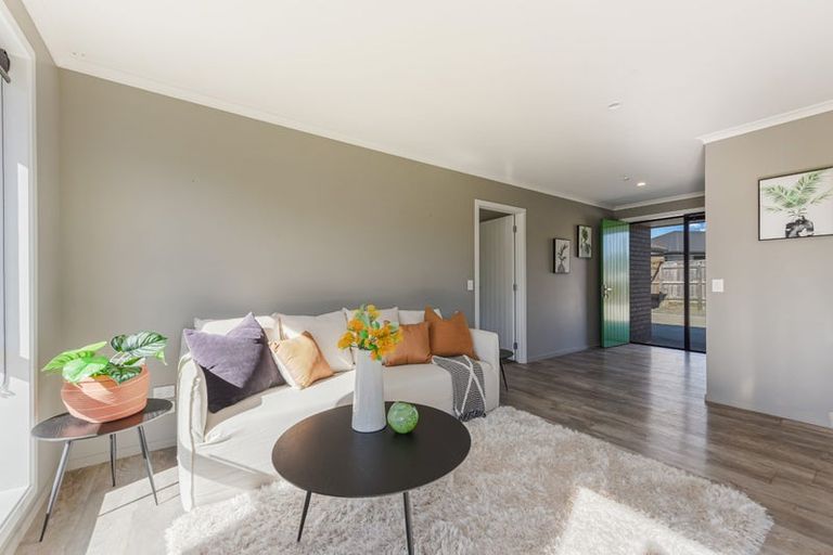 Photo of property in 10 Les Wakefield Road, Mapua, 7005