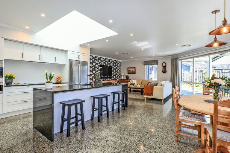 Photo of property in 19 Manapouri Street, Poraiti, Napier, 4112