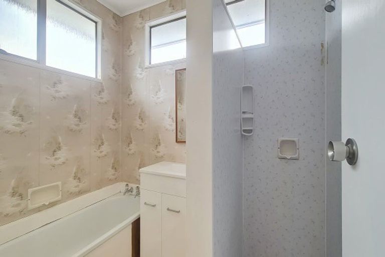 Photo of property in 24 Oaklea Avenue, Marton, 4710