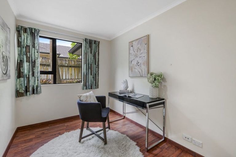 Photo of property in 26 Black Teal Close, Unsworth Heights, Auckland, 0632