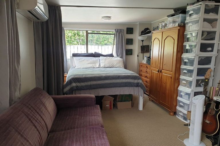 Photo of property in 38 Normanton Street, Glenfield, Auckland, 0629