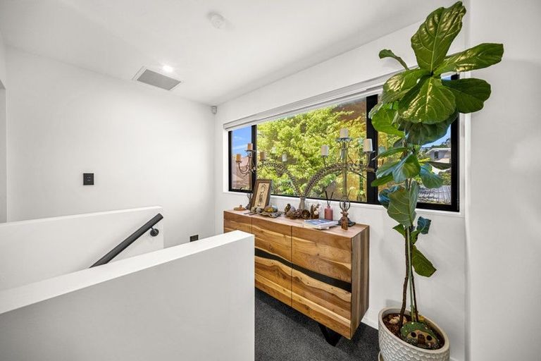 Photo of property in 25f Oteha Valley Road, Northcross, Auckland, 0632