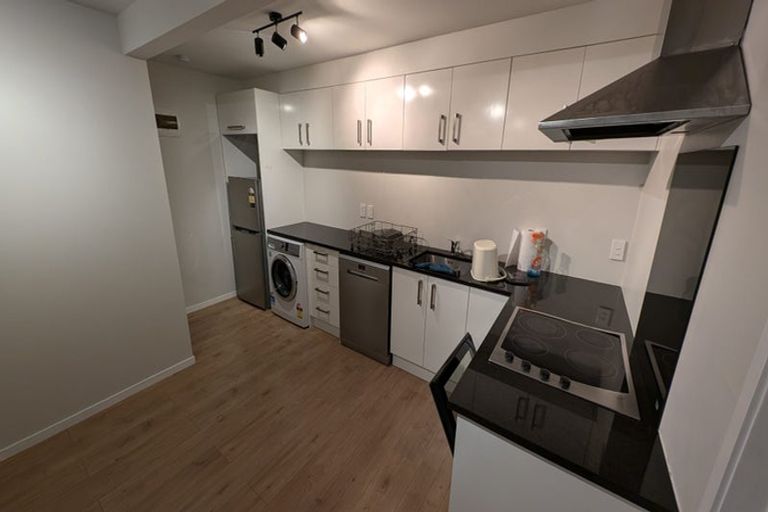 Photo of property in 39 Tamahere Drive, Glenfield, Auckland, 0629