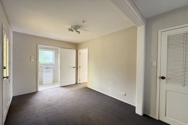 Photo of property in 607 Beach Road, Rothesay Bay, Auckland, 0630