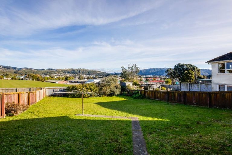 Photo of property in 10 Miranda Street, Cannons Creek, Porirua, 5024