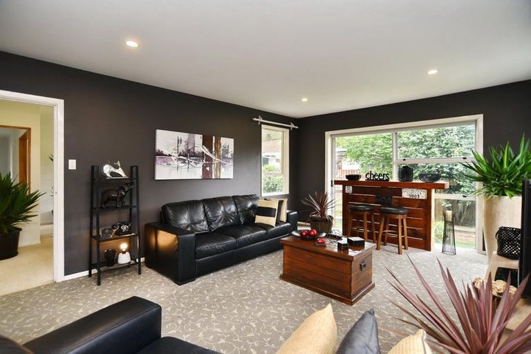 Photo of property in 27 Heathglen Avenue, Parklands, Christchurch, 8083