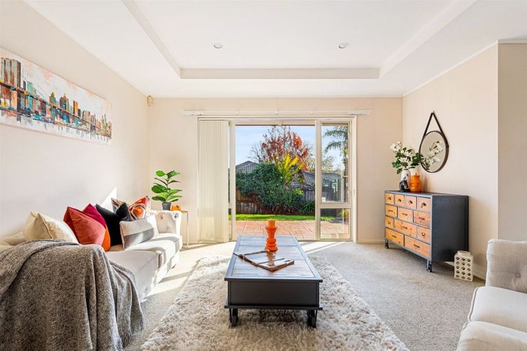 Photo of property in 57 Kingdale Road, Henderson, Auckland, 0610