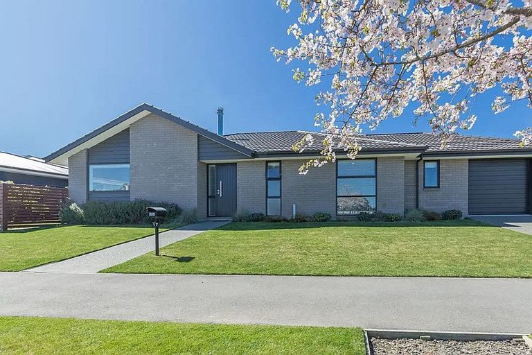 Photo of property in 17 Farthing Drive, Prebbleton, 7604