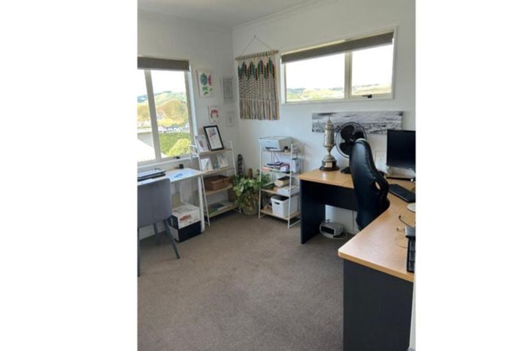 Photo of property in 40 Waverton Terrace, Churton Park, Wellington, 6037