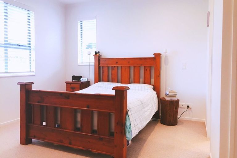 Photo of property in 68 Mackay Drive, Greenhithe, Auckland, 0632