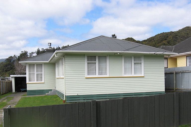 Photo of property in 7 Kowhai Street, Wainuiomata, Lower Hutt, 5014