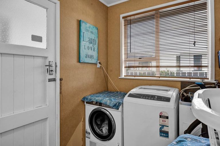 Photo of property in 23 Pacey Avenue, Hawera, 4610