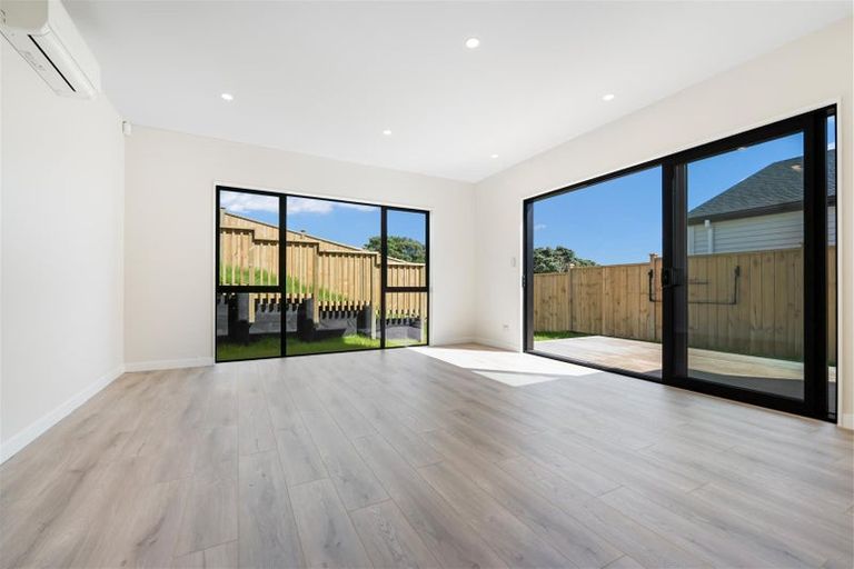 Photo of property in 42 Whakairo Crescent, Gulf Harbour, 0930