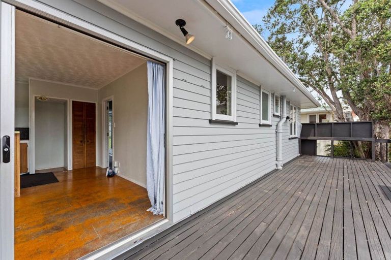 Photo of property in 536 Glenfield Road, Glenfield, Auckland, 0629