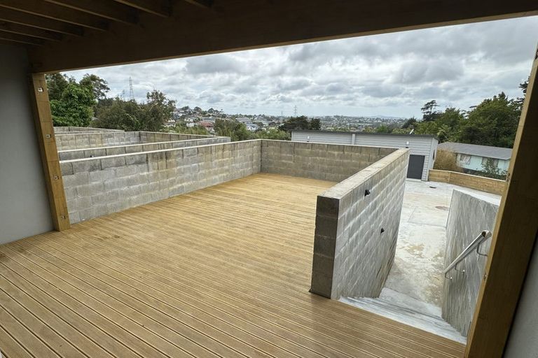 Photo of property in 309 Don Buck Road, Massey, Auckland, 0614