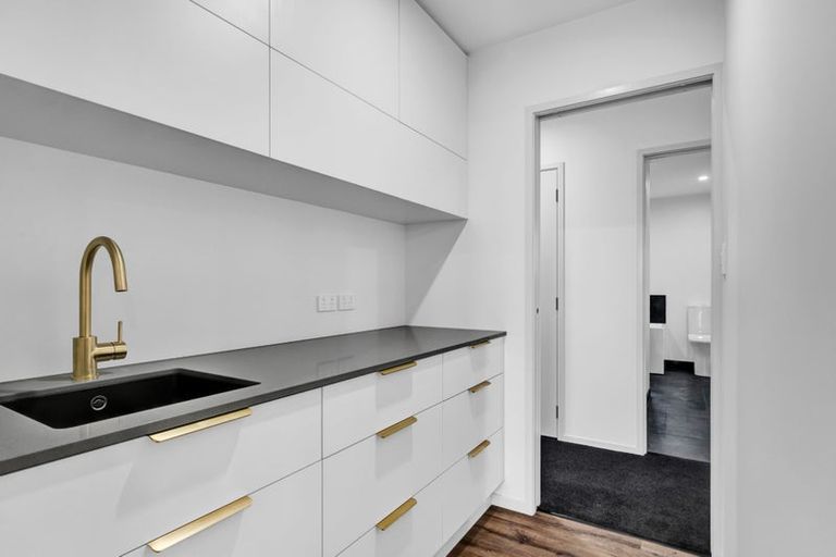 Photo of property in 74 Turuturu Road, Hawera, 4674