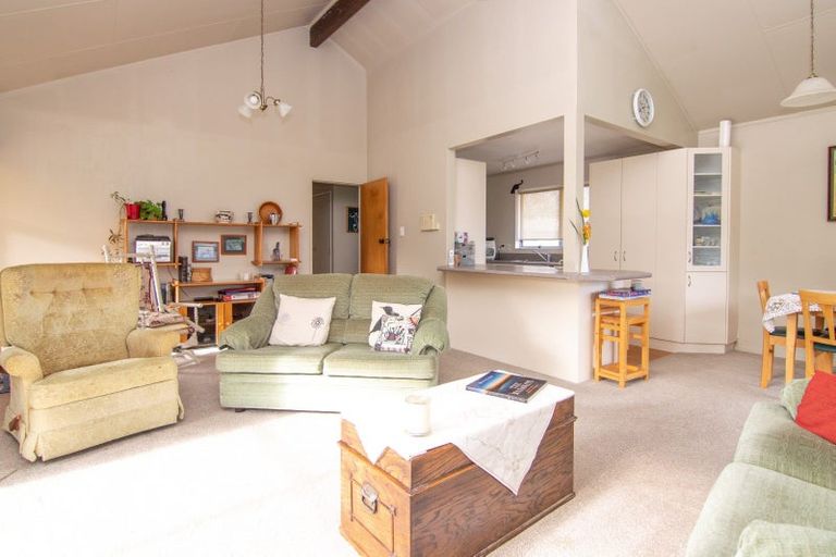 Photo of property in 2 Paul Place, Awapuni, Palmerston North, 4412